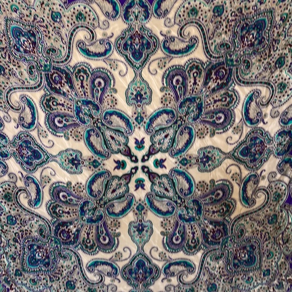 Oscar de la Renta 100% Silk Scarf Purple Paisley- 30" x 30" Made in Japan - Picture 5 of 10